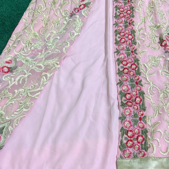 Elegant Pink Embroidered Kurta set - Picture 8 of 12